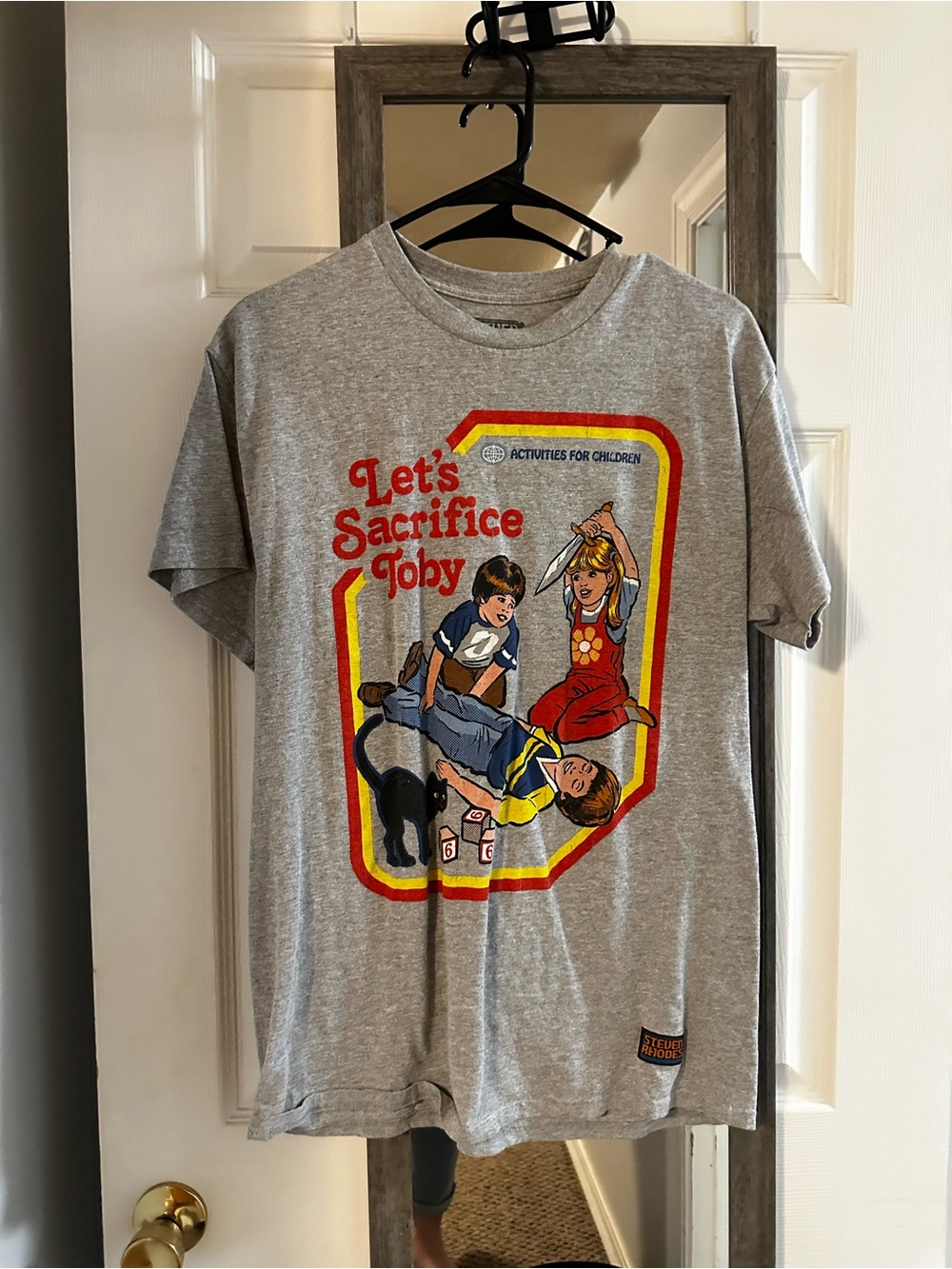 Gray Graphic Short-Sleeve Tee with Retro Print